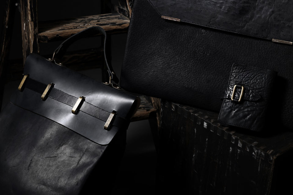 Load image into Gallery viewer, ierib exclusive Bark Bag Prot 40 / Wild Boar + Waxed Horse Butt Leather (BLACK)