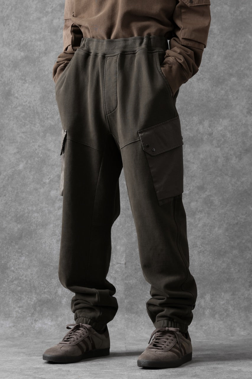 Load image into Gallery viewer, Ten c MULTI POCKET SNAP SWEAT PANTS / GARMENT DYED (DARK OLIVE)