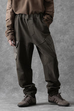 Load image into Gallery viewer, Ten c MULTI POCKET SNAP SWEAT PANTS / GARMENT DYED (DARK OLIVE)