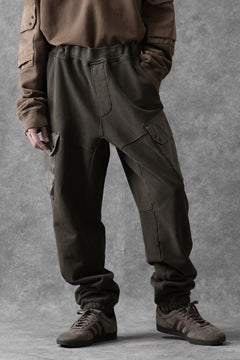 Load image into Gallery viewer, Ten c MULTI POCKET SNAP SWEAT PANTS / GARMENT DYED (DARK OLIVE)