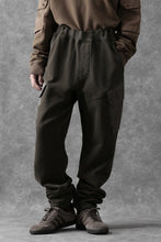 Load image into Gallery viewer, Ten c MULTI POCKET SNAP SWEAT PANTS / GARMENT DYED (DARK OLIVE)