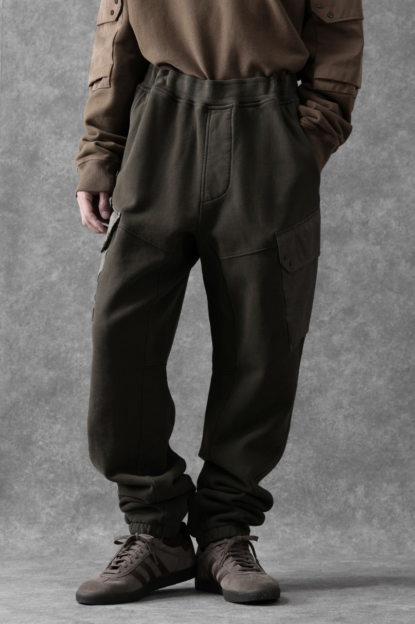 Load image into Gallery viewer, Ten c MULTI POCKET SNAP SWEAT PANTS / GARMENT DYED (DARK OLIVE)