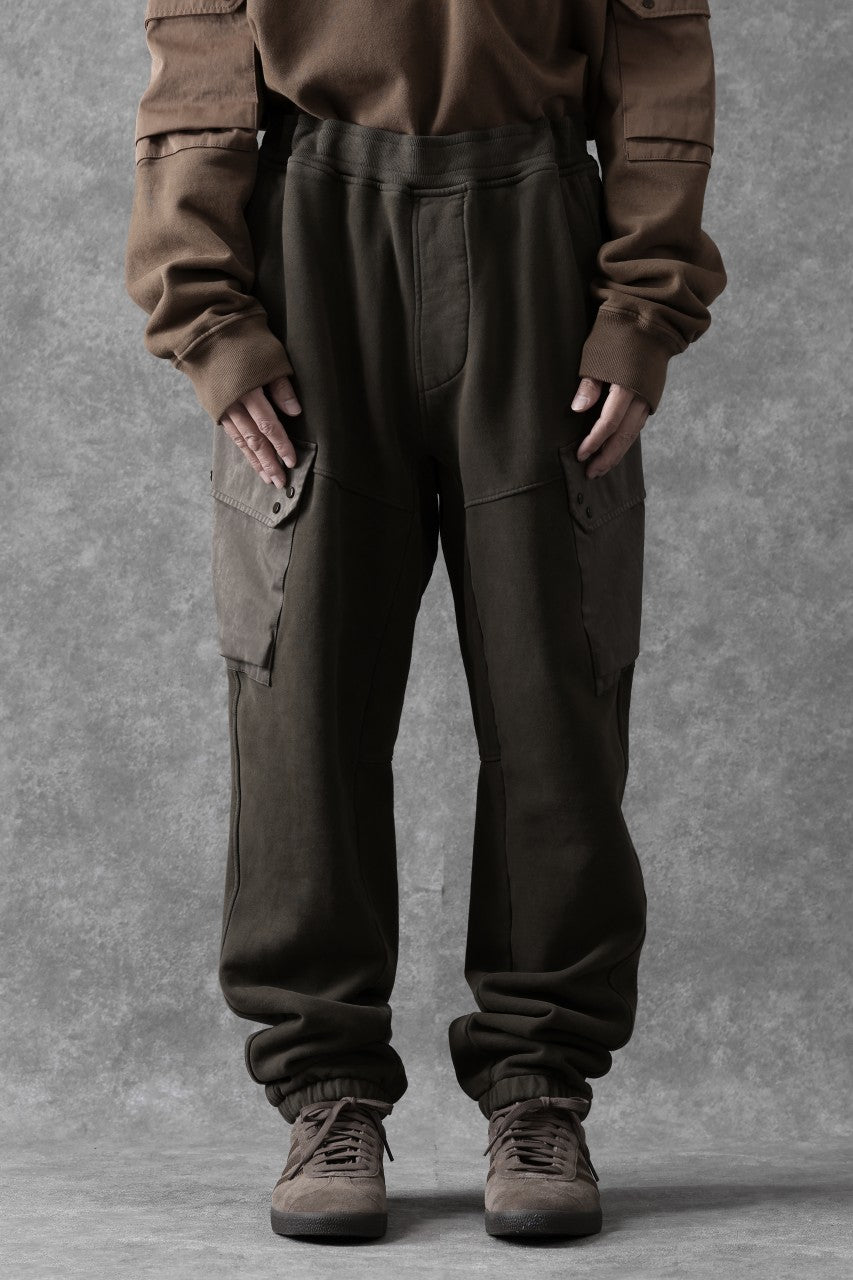 Load image into Gallery viewer, Ten c MULTI POCKET SNAP SWEAT PANTS / GARMENT DYED (DARK OLIVE)