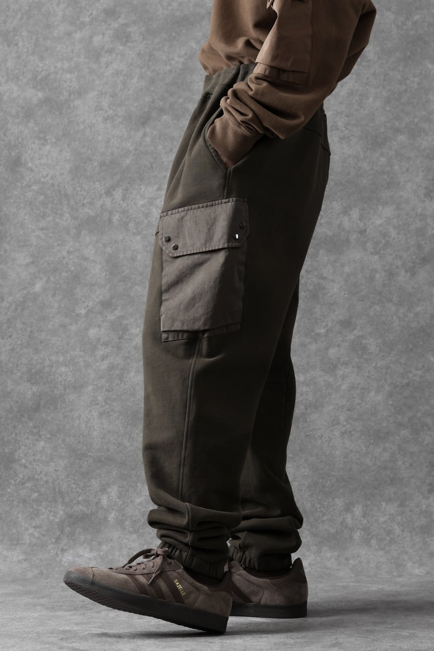 Load image into Gallery viewer, Ten c MULTI POCKET SNAP SWEAT PANTS / GARMENT DYED (DARK OLIVE)