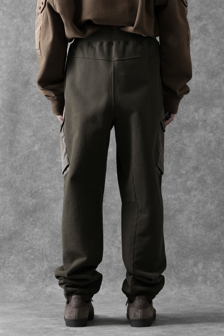 Load image into Gallery viewer, Ten c MULTI POCKET SNAP SWEAT PANTS / GARMENT DYED (DARK OLIVE)
