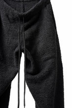 Load image into Gallery viewer, mastermind WORLD EASY JODHPURS PANTS / SOFTY BOA FLEECE (BLACK x WHITE)