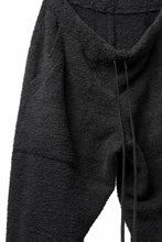 画像をギャラリービューアに読み込む, mastermind WORLD EASY JODHPURS PANTS / SOFTY BOA FLEECE (BLACK x CHARCOAL)