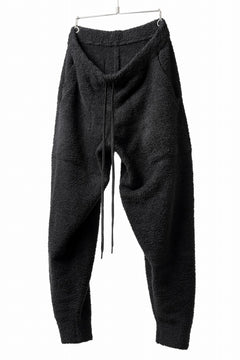 画像をギャラリービューアに読み込む, mastermind WORLD EASY JODHPURS PANTS / SOFTY BOA FLEECE (BLACK x CHARCOAL)