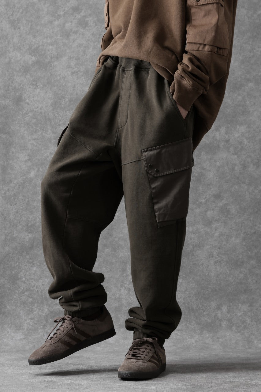Load image into Gallery viewer, Ten c MULTI POCKET SNAP SWEAT PANTS / GARMENT DYED (DARK OLIVE)