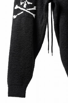 Load image into Gallery viewer, mastermind WORLD EASY JODHPURS PANTS / SOFTY BOA FLEECE (BLACK x WHITE)
