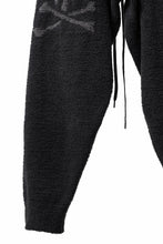 画像をギャラリービューアに読み込む, mastermind WORLD EASY JODHPURS PANTS / SOFTY BOA FLEECE (BLACK x CHARCOAL)