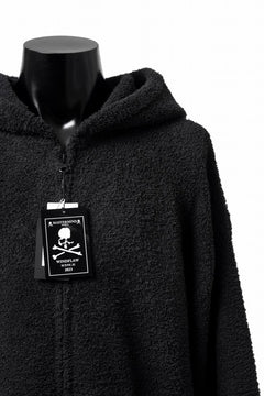 Load image into Gallery viewer, mastermind WORLD ZIP HOODIE PARKA / SOFTY BOA FLEECE (BLACK x WHITE)