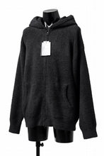 Load image into Gallery viewer, mastermind WORLD ZIP HOODIE PARKA / SOFTY BOA FLEECE (BLACK x WHITE)