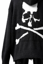 Load image into Gallery viewer, mastermind WORLD ZIP HOODIE PARKA / SOFTY BOA FLEECE (BLACK x WHITE)