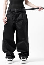 画像をギャラリービューアに読み込む, ISAMU KATAYAMA BACKLASH TUCK WIDE PANTS / HIGH DENSITY CHINO CLOTH (BLACK)