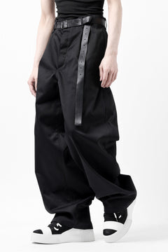 画像をギャラリービューアに読み込む, ISAMU KATAYAMA BACKLASH TUCK WIDE PANTS / HIGH DENSITY CHINO CLOTH (BLACK)