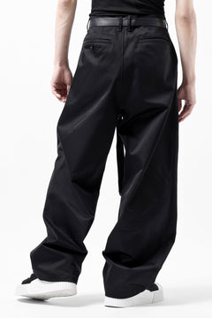 画像をギャラリービューアに読み込む, ISAMU KATAYAMA BACKLASH TUCK WIDE PANTS / HIGH DENSITY CHINO CLOTH (BLACK)