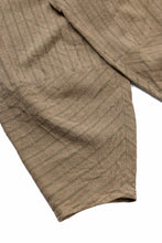 画像をギャラリービューアに読み込む, YUTA MATSUOKA circle pants / silk linen dobby stripe (camel)