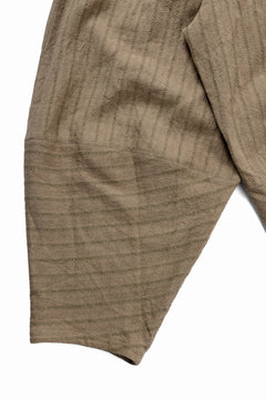 画像をギャラリービューアに読み込む, YUTA MATSUOKA circle pants / silk linen dobby stripe (camel)
