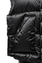 画像をギャラリービューアに読み込む, mastermind WORLD HIGH NECK DOWN VEST / KAWADA DOWN® (BLACK)