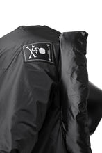 画像をギャラリービューアに読み込む, mastermind WORLD HIGH NECK DOWN VEST / KAWADA DOWN® (BLACK)