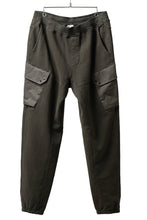 Load image into Gallery viewer, Ten c MULTI POCKET SNAP SWEAT PANTS / GARMENT DYED (DARK OLIVE)