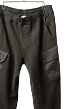 Load image into Gallery viewer, Ten c MULTI POCKET SNAP SWEAT PANTS / GARMENT DYED (DARK OLIVE)