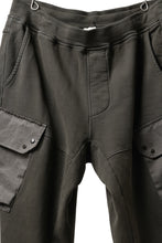 Load image into Gallery viewer, Ten c MULTI POCKET SNAP SWEAT PANTS / GARMENT DYED (DARK OLIVE)