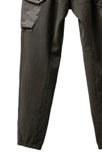 Load image into Gallery viewer, Ten c MULTI POCKET SNAP SWEAT PANTS / GARMENT DYED (DARK OLIVE)