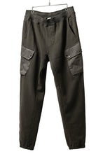 Load image into Gallery viewer, Ten c MULTI POCKET SNAP SWEAT PANTS / GARMENT DYED (DARK OLIVE)