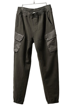 Load image into Gallery viewer, Ten c MULTI POCKET SNAP SWEAT PANTS / GARMENT DYED (DARK OLIVE)