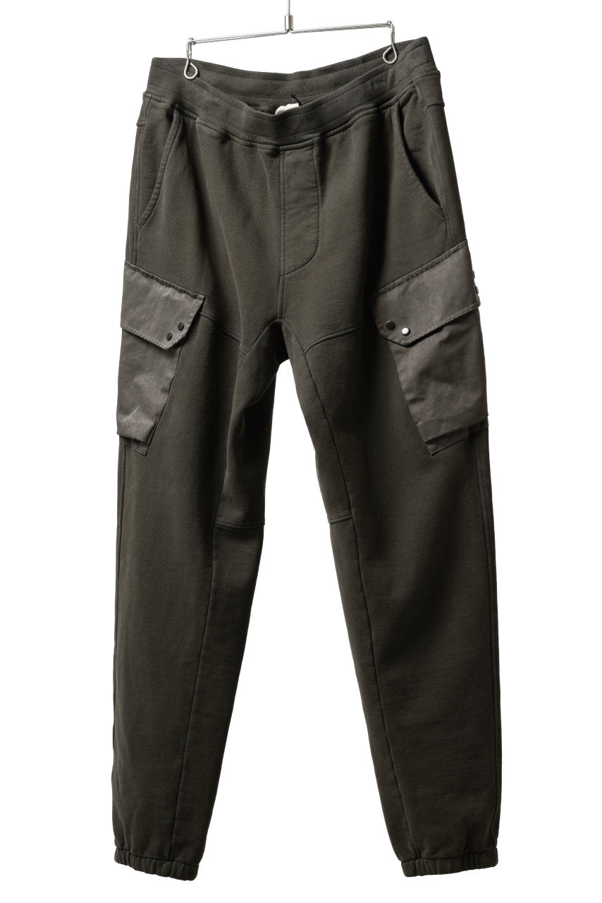 Load image into Gallery viewer, Ten c MULTI POCKET SNAP SWEAT PANTS / GARMENT DYED (DARK OLIVE)