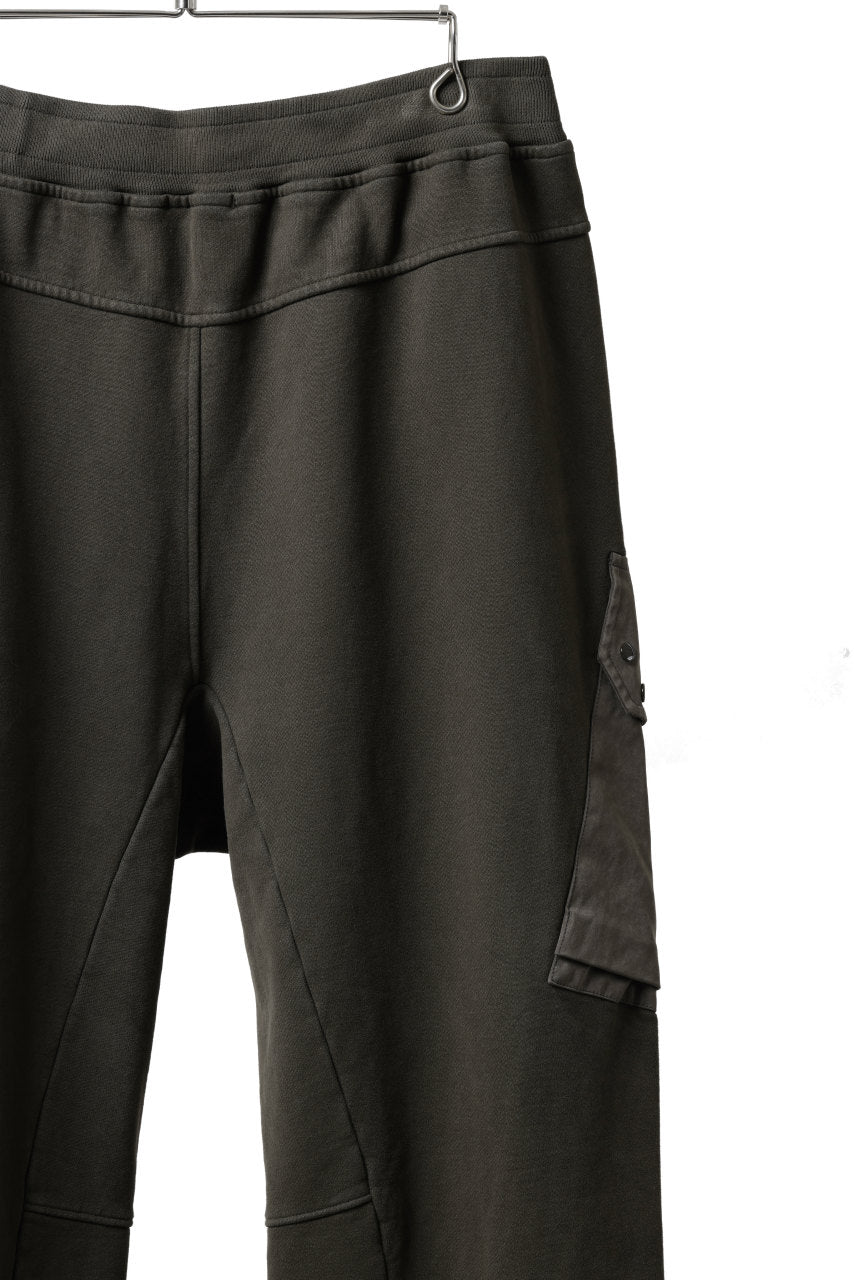 Load image into Gallery viewer, Ten c MULTI POCKET SNAP SWEAT PANTS / GARMENT DYED (DARK OLIVE)