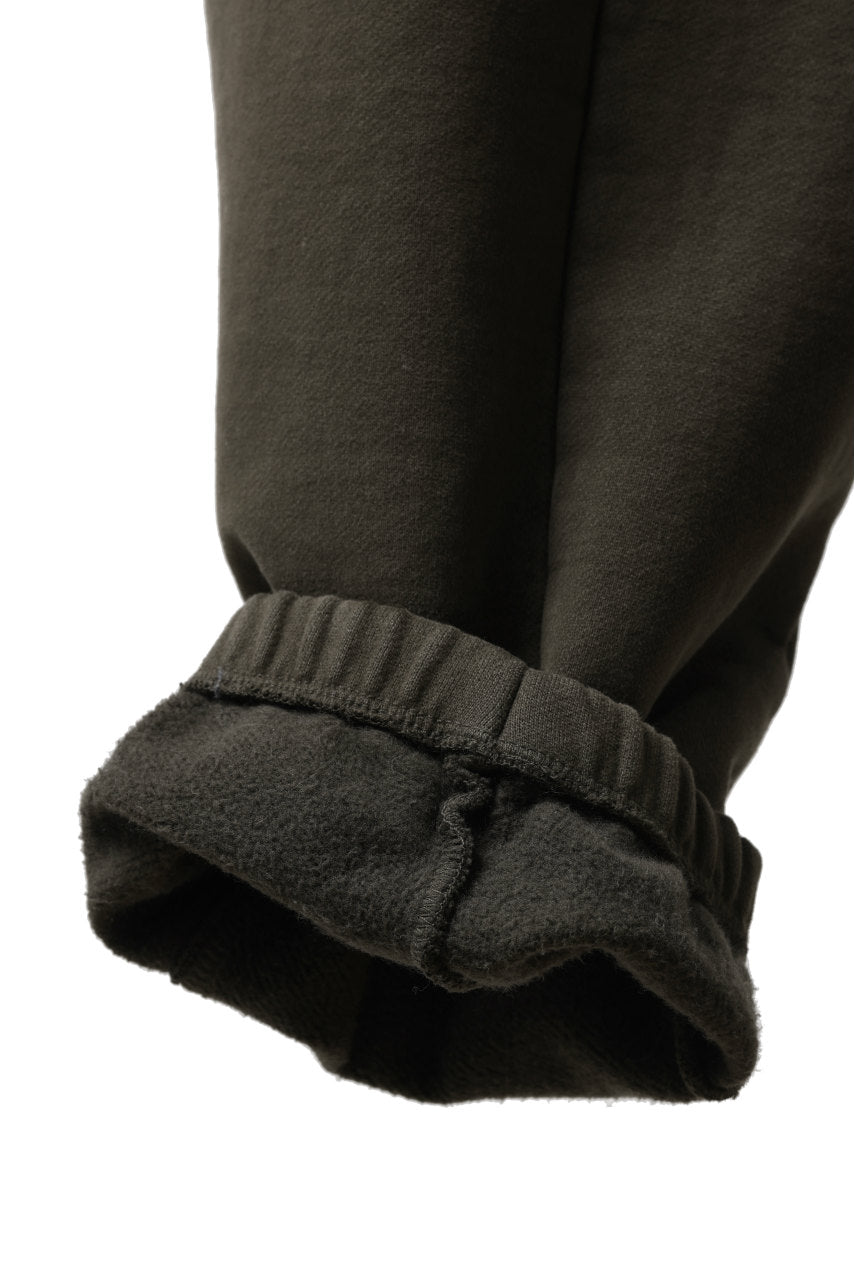 Load image into Gallery viewer, Ten c MULTI POCKET SNAP SWEAT PANTS / GARMENT DYED (DARK OLIVE)