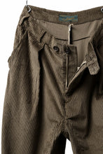 画像をギャラリービューアに読み込む, Aleksandr Manamis Corduroy Panel Pant (BROWN)