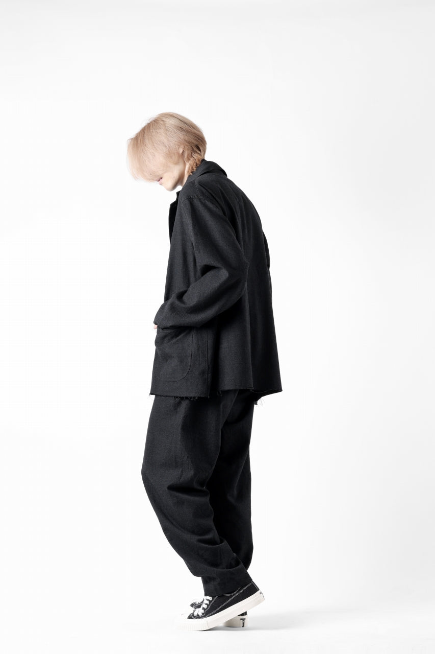 画像をギャラリービューアに読み込む, CAPERTICA SEAMLESS TROUSERS / WASHABLE WOOL GABARDINE (BLACK GRAY)