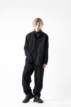 画像をギャラリービューアに読み込む, CAPERTICA SEAMLESS TROUSERS / WASHABLE WOOL GABARDINE (BLACK GRAY)