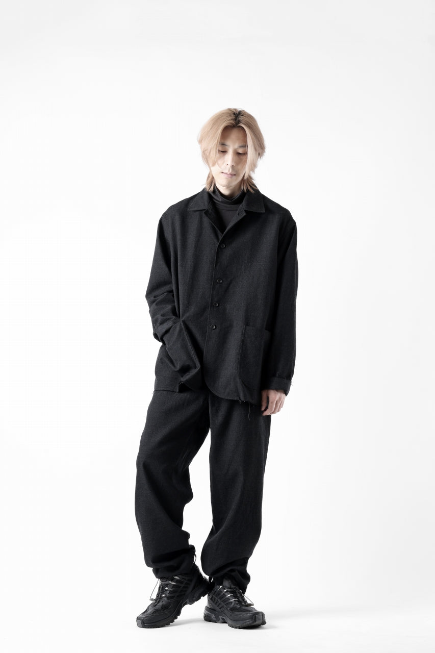 画像をギャラリービューアに読み込む, CAPERTICA SEAMLESS TROUSERS / WASHABLE WOOL GABARDINE (BLACK GRAY)
