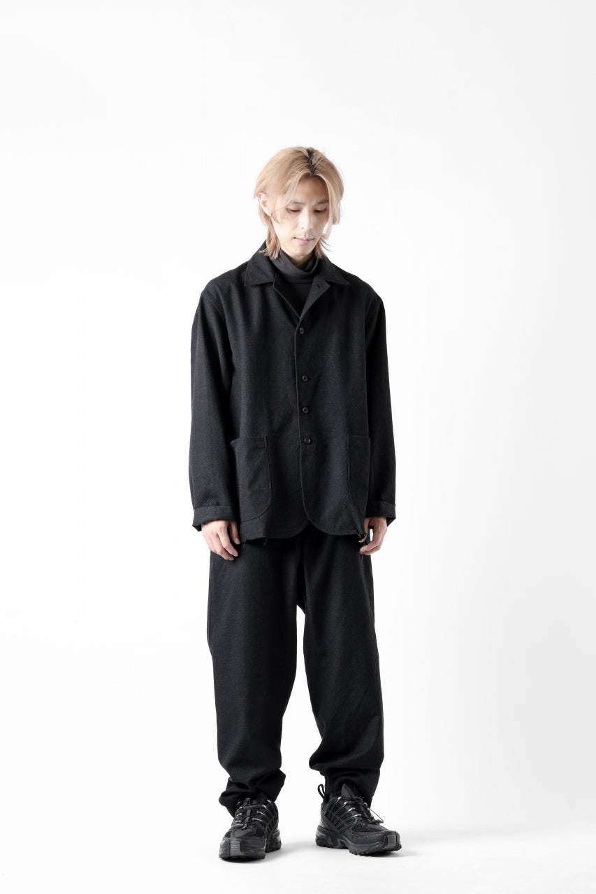 画像をギャラリービューアに読み込む, CAPERTICA SEAMLESS TROUSERS / WASHABLE WOOL GABARDINE (BLACK GRAY)