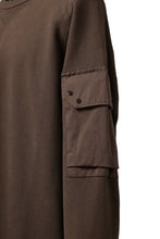画像をギャラリービューアに読み込む, Ten c MULTI POCKET SNAP CREW SWEAT / GARMENT DYED (BROWN)