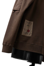画像をギャラリービューアに読み込む, Ten c MULTI POCKET SNAP CREW SWEAT / GARMENT DYED (BROWN)