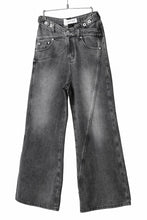 画像をギャラリービューアに読み込む, Feng Chen Wang CROSS WAISTBAND STRAIGHT LEG JEANS (BLACK)