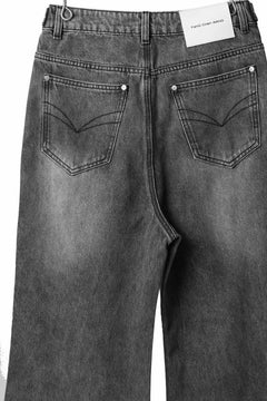 画像をギャラリービューアに読み込む, Feng Chen Wang CROSS WAISTBAND STRAIGHT LEG JEANS (BLACK)