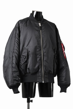 Load image into Gallery viewer, MASTERMIND WORLD x ALPHA INDUSTRIES RIVERSIBLE MA-1 JACKET (BLACK)