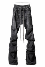 画像をギャラリービューアに読み込む, A.F ARTEFACT TUCK VOLUME BAGGY PANTS / FADED DENIM (DAMAGE BLACK)