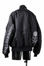 Load image into Gallery viewer, MASTERMIND WORLD x ALPHA INDUSTRIES RIVERSIBLE MA-1 JACKET (BLACK)