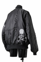 Load image into Gallery viewer, MASTERMIND WORLD x ALPHA INDUSTRIES RIVERSIBLE MA-1 JACKET (BLACK)