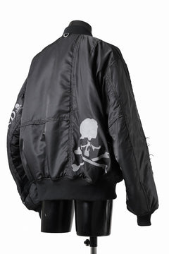 Load image into Gallery viewer, MASTERMIND WORLD x ALPHA INDUSTRIES RIVERSIBLE MA-1 JACKET (BLACK)