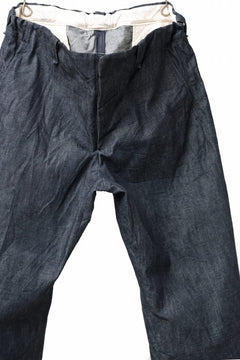 Load image into Gallery viewer, CAPERTICA WIDE SEAMLESS TROUSERS / ZIMBABWE COTTON LITE DENIM (INDIGO)