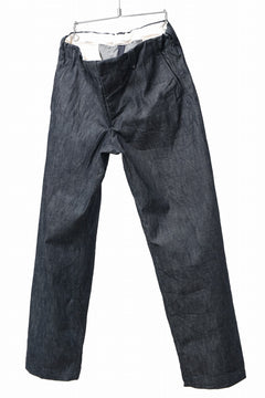 Load image into Gallery viewer, CAPERTICA WIDE SEAMLESS TROUSERS / ZIMBABWE COTTON LITE DENIM (INDIGO)